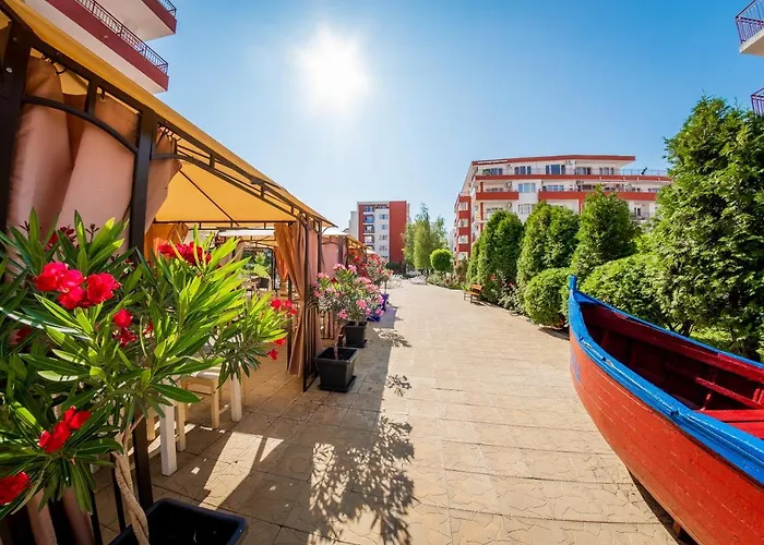 Διαμέρισμα Grand *