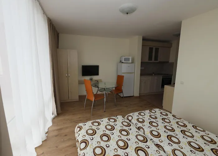 Διαμέρισμα Grand *